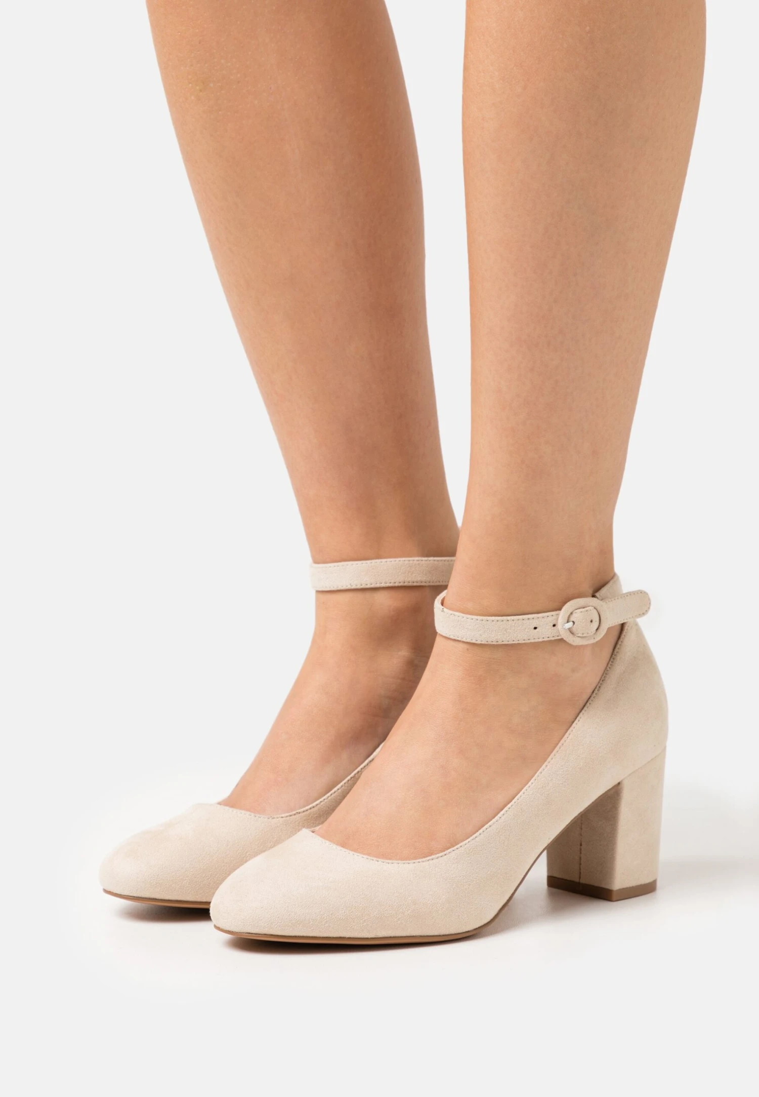 Tacones - Taupe 1 Tacones - Taupe