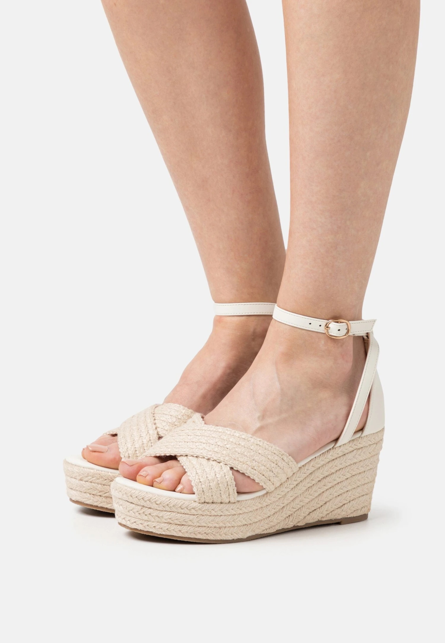 Sandalias Con Plataforma - Beige 1 Sandalias Con Plataforma - Beige